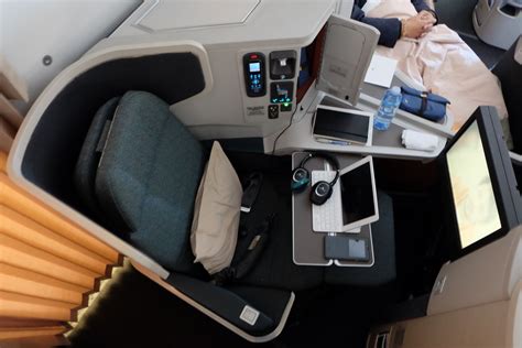 Find Business Class Flights to Hong Kong .